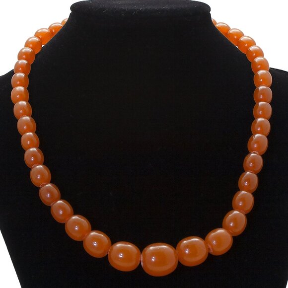 VINTAGE  Baltic Amber Necklace, Oval Beads 20mm-18mm x 11mm-10mm, MCM Jewelry - Picture 2 of 4